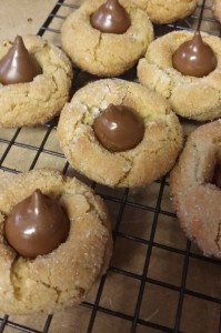 Super Easy, One Bowl, Peanut Butter Chocolate Kiss Cookies